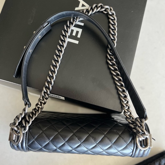 Authentic CHANEL Medium Flap Boy Bag - PRISTINE CONDITION. - Picture 14 of 15